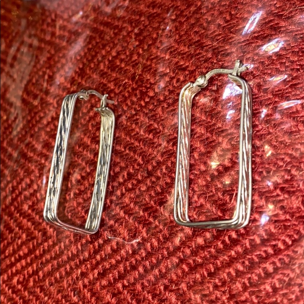 Women’s sterling silver 925 stamped earrings